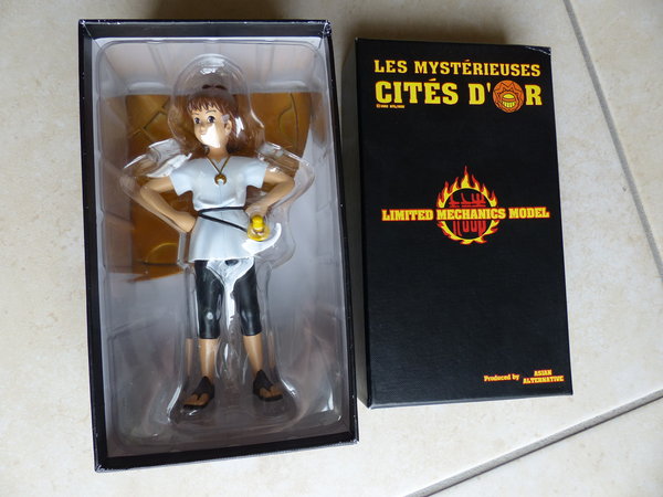 esteban-asian-box.JPG (2.81 Mio) Vu 10438 fois Esteban + socle, dans leur boite + protections